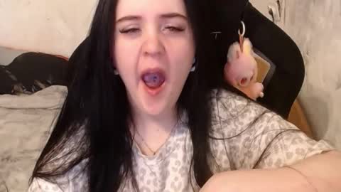 your_8a8y online show from September 30, 2025, 8:19 am