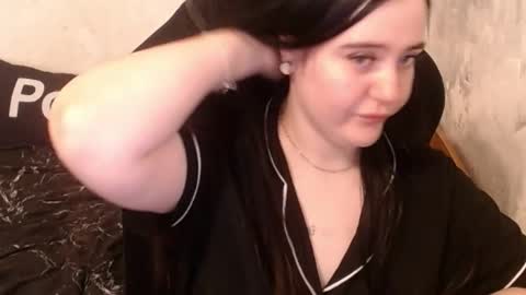 your_8a8y online show from October 15, 2025, 6:02 am