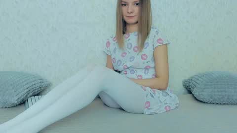 Snapshot of your_caramelka chatting on January 7, 2025, 11:26 am Lily online show from January 7, 2025, 11:26 am