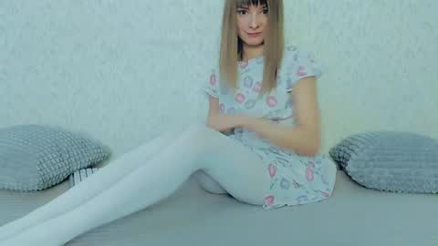 Snapshot of your_caramelka chatting on March 7, 2025, 7:08 am Lily online show from March 7, 2025, 7:08 am