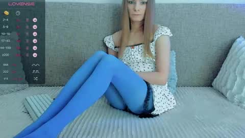 Lily online show from April 26, 2026, 4:54 am