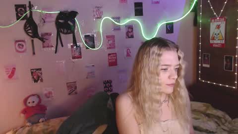 Snapshot of your_horny_friends chatting on November 1, 2025, 2:19 pm Your Horny Friends online show from November 1, 2025, 2:19 pm