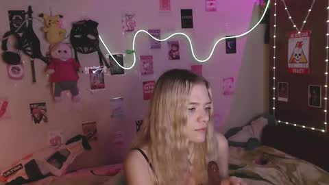 Snapshot of your_horny_friends chatting on November 3, 2025, 2:29 pm Your Horny Friends online show from November 3, 2025, 2:29 pm