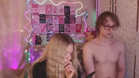 Snapshot of your_horny_friends chatting on November 17, 2025, 9:04 am Your Horny Friends online show from November 17, 2025, 9:04 am