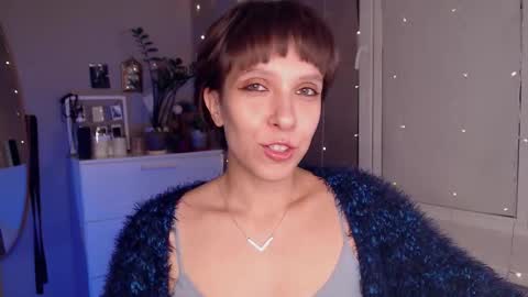 Alex and Kris long hair online show from September 28, 2025, 9:09 pm