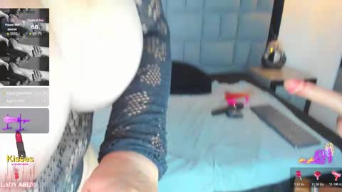 Snapshot of your_lady_milf chatting on November 22, 2025, 10:09 pm your_lady_milf online show from November 22, 2025, 10:09 pm