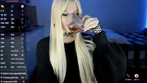 Snapshot of your_little_eva chatting on March 5, 2025, 9:48 pm Eva online show from March 5, 2025, 9:48 pm