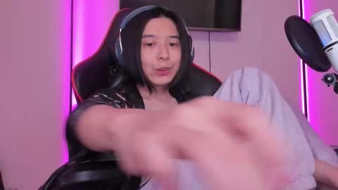 Han   online show from September 20, 2025, 2:12 am