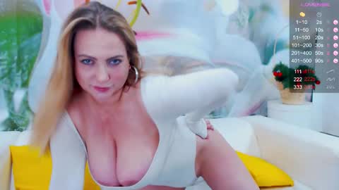 Snapshot of your_milf_lilly chatting on November 1, 2025, 8:16 am Lilly online show from November 1, 2025, 8:16 am