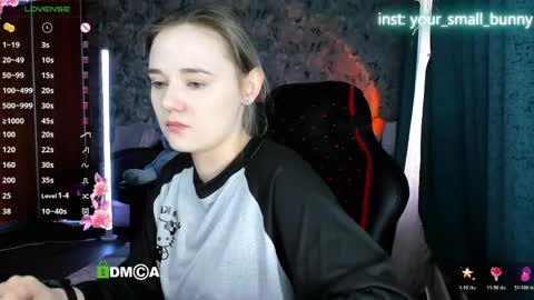 Molly online show from April 17, 2026, 2:25 am