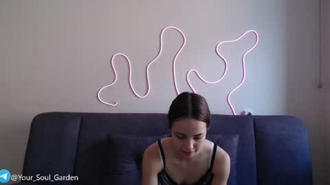 Zoe online show from July 14, 2026, 12:13 am