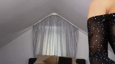 Snapshot of your_tender_sin chatting on November 2, 2025, 5:32 am TenderSin online show from November 2, 2025, 5:32 am