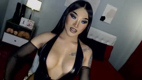 TRICXIEBELLE online show from December 2, 2025, 11:00 pm