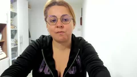 Snapshot of your_victoria chatting on November 13, 2025, 10:19 pm Your Victoria online show from November 13, 2025, 10:19 pm