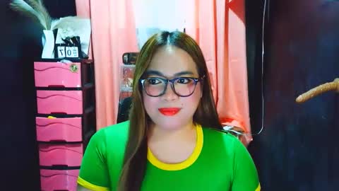 yourdirtygirl_lyla online show from February 8, 2026, 6:28 am