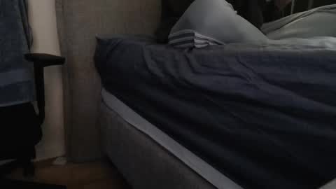 hornyedging online show from April 3, 2026, 9:18 am