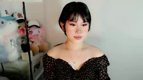 PrettyElla online show from October 7, 2025, 2:09 am