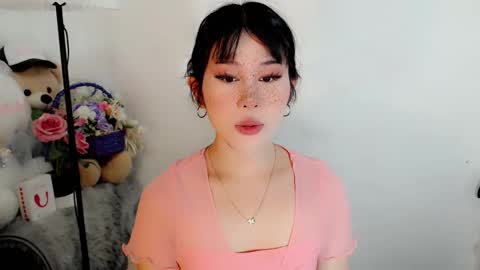 PrettyElla online show from October 29, 2025, 2:25 am