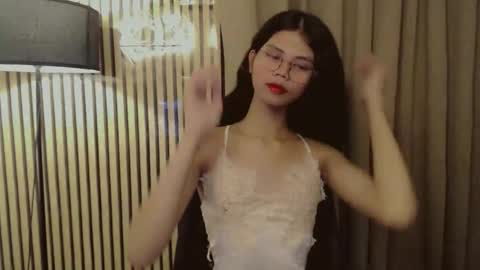 Vivian online show from October 28, 2025, 2:59 am