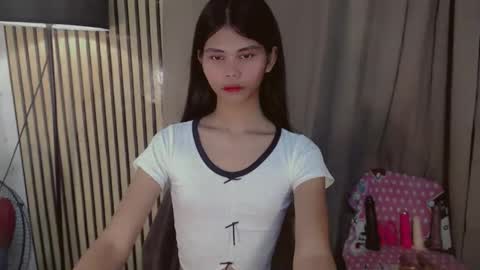 Vivian online show from February 12, 2026, 12:49 am