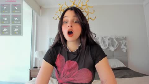 Snapshot of yourfreakygirl chatting on October 31, 2025, 2:40 pm Helena online show from October 31, 2025, 2:40 pm