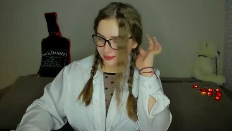 yourgem__ online show from March 3, 2025, 5:39 pm