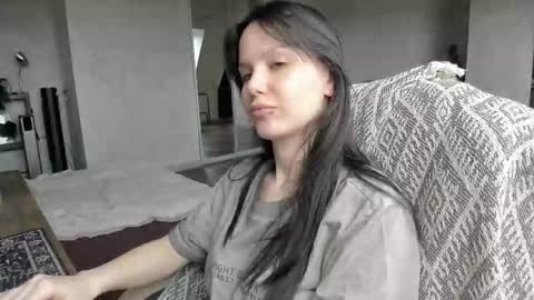 Snapshot of yourher0in chatting on October 3, 2025, 7:49 am Aida online show from October 3, 2025, 7:49 am