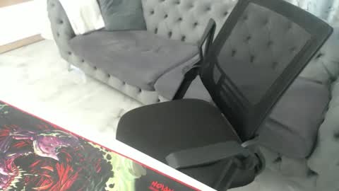 yourlilsin online show from April 23, 2026, 8:35 am