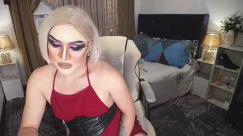 Snapshot of yourlivingonurdream chatting on December 24, 2024, 7:17 am -- online show from December 24, 2024, 7:17 am