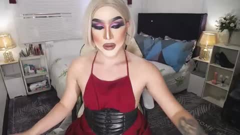 Snapshot of yourlivingonurdream chatting on December 29, 2024, 8:11 am -- online show from December 29, 2024, 8:11 am