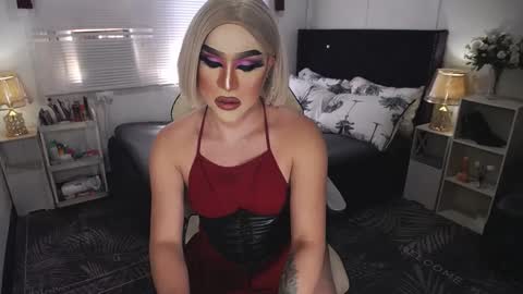 Snapshot of yourlivingonurdream chatting on December 31, 2024, 3:12 am -- online show from December 31, 2024, 3:12 am