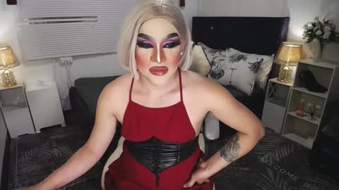 Snapshot of yourlivingonurdream chatting on January 5, 2025, 11:48 am -- online show from January 5, 2025, 11:48 am