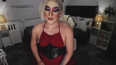 Snapshot of yourlivingonurdream chatting on January 6, 2025, 11:18 am -- online show from January 6, 2025, 11:18 am