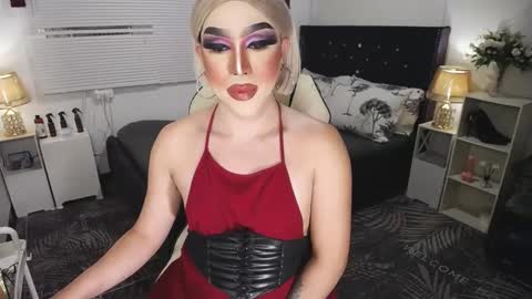 Snapshot of yourlivingonurdream chatting on January 11, 2025, 11:02 am -- online show from January 11, 2025, 11:02 am