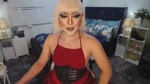 Snapshot of yourlivingonurdream chatting on February 1, 2025, 8:50 am -- online show from February 1, 2025, 8:50 am