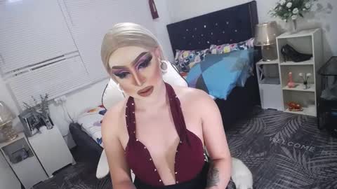 Snapshot of yourlivingonurdream chatting on March 6, 2025, 9:36 am -- online show from March 6, 2025, 9:36 am