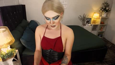 Snapshot of yourlivingonurdream chatting on October 3, 2025, 6:21 am -- online show from October 3, 2025, 6:21 am