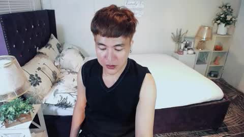 Snapshot of yourlivingonurdream chatting on October 20, 2025, 2:39 pm -- online show from October 20, 2025, 2:39 pm