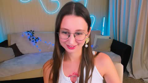 Snapshot of yourlovelystoryy chatting on October 7, 2025, 5:32 pm Vetta online show from October 7, 2025, 5:32 pm