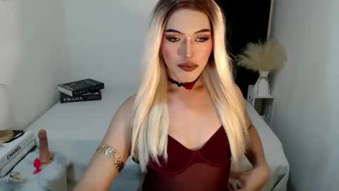 TIFFANY SUCKING QUEEN online show from April 25, 2026, 1:52 am