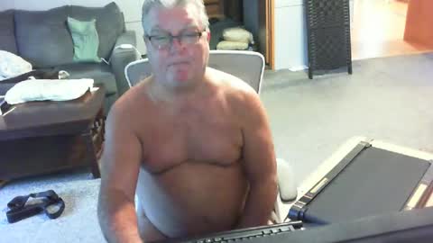Snapshot of yourpoppi55 chatting on July 8, 2026, 12:42 pm yourpoppi55 online show from July 8, 2026, 12:42 pm