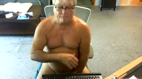 Snapshot of yourpoppi55 chatting on August 5, 2026, 6:33 pm yourpoppi55 online show from August 5, 2026, 6:33 pm