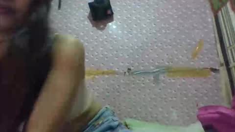 yourqueen1101 online show from February 19, 2026, 1:12 am