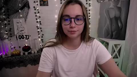 Happy online show from November 4, 2025, 8:13 am