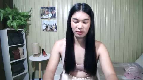 yoursubmissive_larah online show from April 10, 2026, 11:48 am