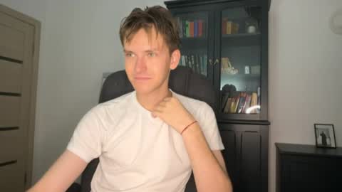 Mark Leon online show from September 16, 2025, 1:12 pm