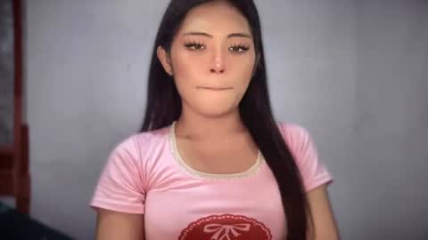 yoursweetgirl_crissie online show from June 18, 2026, 9:30 pm