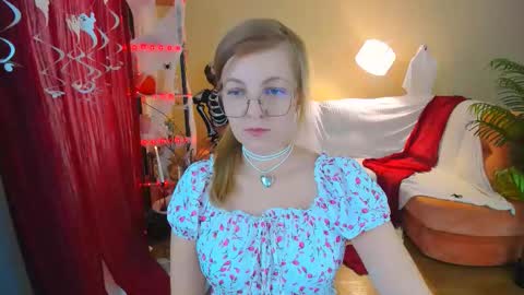 Snapshot of youruniverser chatting on November 3, 2025, 9:10 am Alice online show from November 3, 2025, 9:10 am