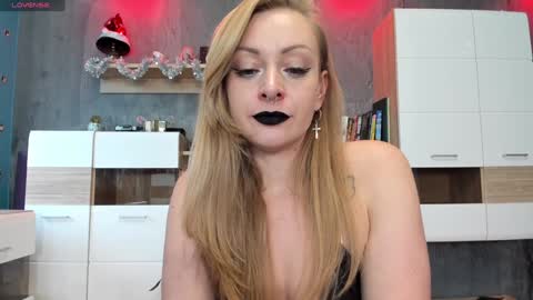 YourVenus00 -Follow my OF online show from December 27, 2024, 1:28 pm
