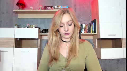 YourVenus00 -Follow my OF online show from December 30, 2024, 5:34 pm